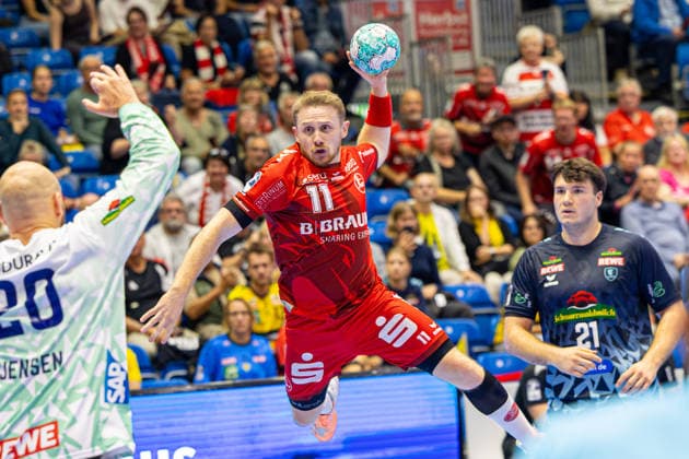 HBL Cup, 2nd Round, Kassel, MT Melsungen vs. Rhein Neckar Löwen, Rothenbach Halle, Kassel, September 22, 2026 HBL Cup, 2nd Round, Kassel, Germany, September 22, 2026 Dimitri Ignatow of MT Melsungen, taking a shot, Handball Bundesliga, MT Melsungen vs. Rhein-Neckar Löwen, Rothenbach Hall, Kassel Copyright: xBEAUTIFULxSPORTS Freudensteinx