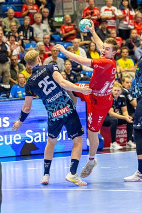 HBL Cup, Round 2, Kassel, MT Melsungen vs. Rhein Neckar Löwen, Rothenbach Halle, Kassel, September 22, 2026 HBL Cup, Round 2, Kassel, Germany, September 22, 2026 Reynir Thor Stefansson of MT Melsungen, taking a shot against Haukur Thrastarson of Rhein-Neckar Löwen, 25, Handball Bundesliga, MT Melsungen vs. Rhein-Neckar Löwen game, Rothenbach Hall, Kassel Copyright: xBEAUTIFULxSPORTS Freudensteinx