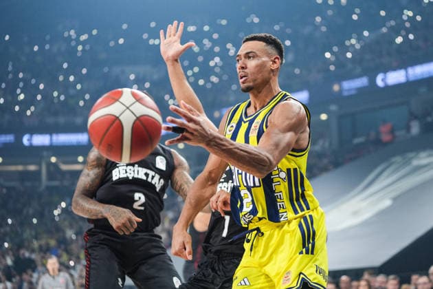 Fenerbahce Tarfin v Besiktas - Turkish Basketball Presidential Cup Final ISTANBUL, TURKIYE - SEPTEMBER 22: Fenerbahce Tarfin s Wade Baldwin (2) competes with Besiktas DaQuan Jeffries (2) during the 39th Presidential Cup basketball match between Fenerbahce Tarfin and Besiktas at Sinan Erdem Dome in Istanbul, Turkiye, on September 22, 2026. Cemal Yurttas Anadolu Istanbul Turkey. Editorial use only. Please get in touch for any other usage.  Copyright: x2026xAnadoluxCemalxYurttasx