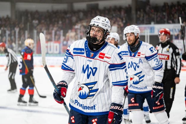 Max Calce, 39, Adler Mannheim, Nuremberg Ice Tigers vs. Adler Mannheim, Ice Hockey, Penny DEL, Matchday 3, September 21, 2026, Nuremberg Ice Tigers vs. Adler Mannheim, Ice Hockey, Penny DEL, Matchday 3, September 21, 2026 Copyright: xEibner-Pressefoto ThomasxHahnx EP_NIT