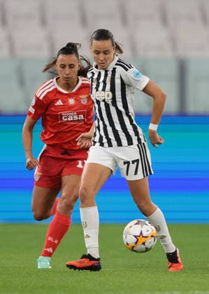 Juventus Women v SL Benfica Women - UEFA Womens Champions League - League Phase Matchday 1 - Season 2026-2027 Turin, Italy, 22nd September 2026. Amaiur Sarriegi of Juventus shields the ball from Catarina Amado of SL Benfica during the Juventus Women vs SL Benfica Women UEFA Womens Champions League, League Phase, Matchday 1, match at Juventus Stadium, Turin. Picture credit should read: Jonathan Moscrop Turin Juventus Stadium Italy