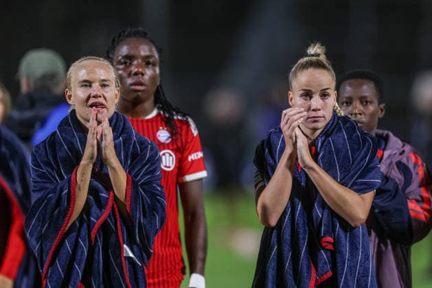 GER, Munich, FC Bayern Munich vs. Manchester City, Women s Champions League, Soccer, UEFA, 2026–2027 Season, uhlsport Park, Matchday 1 in Pictures: Disappointment and Frustration After the Draw—Pernille Harder (FC Bayern Munich Women U-21) and Giulia Gwinn (FC Bayern Munich Women U-7). DFB and DFL regulations prohibit any use of photographs as image sequences and or quasi-videoEO, September 22, 2026 Copyright: HMBxMedia HendrikxHamelau