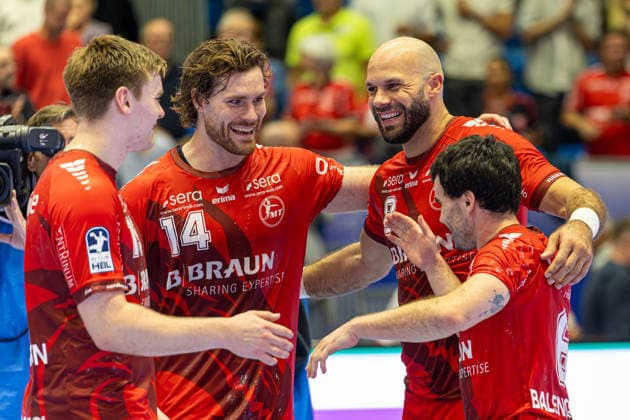 HBL Cup, 2nd Round, Kassel, MT Melsungen vs. Rhein Neckar Löwen, Rothenbach Halle, Kassel, September 22, 2026 HBL Cup, 2nd Round, Kassel, Germany, September 22, 2026 The MT Melsungen players celebrate their victory after overtime, Handball Bundesliga, MT Melsungen vs. Rhein Neckar Löwen, Rothenbach Hall, Kassel Copyright: xBEAUTIFULxSPORTS Freudensteinx