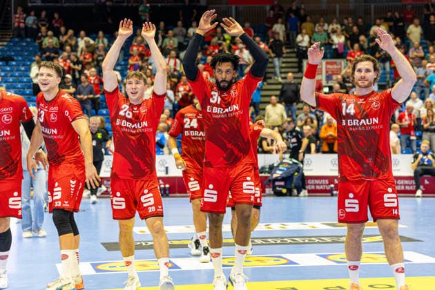 HBL Cup, 2nd Round, Kassel, MT Melsungen vs. Rhein Neckar Löwen, Rothenbach Halle, Kassel, September 22, 2026 HBL Cup, 2nd Round, Kassel, Germany, September 22, 2026 The MT Melsungen players celebrate their victory after overtime, Handball Bundesliga, MT Melsungen vs. Rhein Neckar Löwen, Rothenbach Hall, Kassel Copyright: xBEAUTIFULxSPORTS Freudensteinx