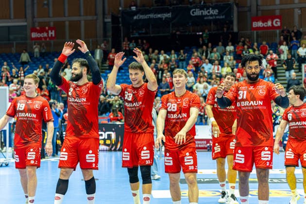 HBL Cup, 2nd Round, Kassel, MT Melsungen vs. Rhein Neckar Löwen, Rothenbach Halle, Kassel, September 22, 2026 HBL Cup, 2nd Round, Kassel, Germany, September 22, 2026 The MT Melsungen players celebrate their victory after overtime, Handball Bundesliga, MT Melsungen vs. Rhein Neckar Löwen, Rothenbach Hall, Kassel Copyright: xBEAUTIFULxSPORTS Freudensteinx