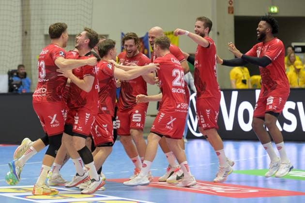 Celebrations and joy after the victory: Johannes Golla (MT Melsungen) 14 M, Dariel Garcia Rivera (MT Melsungen) 31 R, Aaron Mensing (MT Melsungen) 33 L, Luca Sigrist (MT Melsungen) 28, GER, MT Melsungen Rhein Neckar Löwen, handball, DHB Cup, 2nd round, 2026–2027 season, September 22, 2026, GER, MT Melsungen Rhein Neckar Löwen, Handball, DHB Cup, Round 2, 2026–2027 season, September 22, 2026, Kassel Copyright: xEibner-Pressefotox xRolandxSippelx EP_RSL