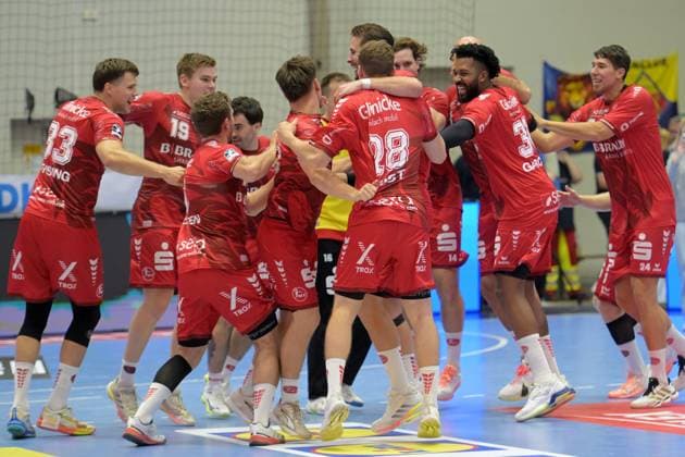 Celebrations and joy after the victory: Aaron Mensing (MT Melsungen 33 L), Reynir Thor Stefansson (MT Melsungen 19), Luca Sigrist (MT Melsungen 28), Dariel Garcia Rivera (MT Melsungen 31), GER, MT Melsungen Rhein Neckar Löwen, handball, DHB Cup, Round 2, 2026–2027 season, September 22, 2026, GER, MT Melsungen Rhein Neckar Löwen, Handball, DHB Cup, Round 2, 2026–2027 Season, September 22, 2026, Kassel Copyright: xEibner-Pressefotox xRolandxSippelx EP_RSL