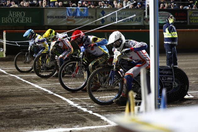 VÄSTERVIK, SWEDEN 20260922 The start of Heat 16 during Tuesday’s decisive Swedish Speedway Championship final between Västervik and Dackarna at Hejla Arena in Västervik, VÄSTERVIK, SWEDEN x60160x  Copyright: xStefanxJerrevang TTx SPEEDWAY SM-FINAL VÄSTERVIK-DACKARNA