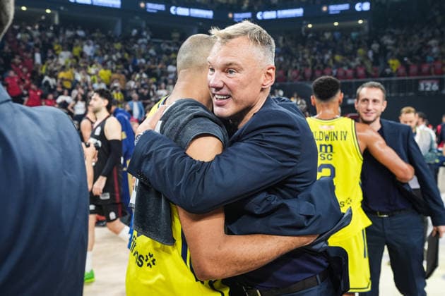 Fenerbahce Tarfin v Besiktas - Turkish Basketball Presidential Cup Final ISTANBUL, TURKIYE - SEPTEMBER 22: Sarunas Jasikevicius, head coach of Fenerbahce Tarfin, celebrates after winning the 2026 Turkish Basketball Presidential Cup basketball match between Fenerbahce Tarfin and Besiktas at Sinan Erdem Sports Hall in Istanbul, Turkiye, on September 22, 2026. Cemal Yurttas Anadolu Istanbul Turkey. Editorial use only. Please get in touch for any other usage.  Copyright: x2026xAnadoluxCemalxYurttasx