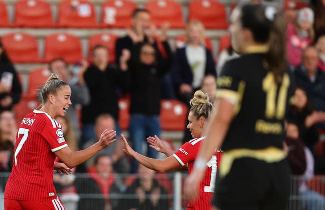 September 22, 2026, Unterhaching, Bayern, Germany: Gwinn Giulia of Bayern Munich celebrates after scoring 1-0 during the Women Uefa Champions League 2026 - 2027 football match between Bayern Munchen and Manchester City at Sportpark Stadium in Unterhaching , Bayern , Germany . September 22th , 2026 Football Women Uefa Champions League 2026 - 2027 Bayern Munchen Vs Manchster City  - ZUMAe140 20260922_zip_e140_036 Copyright: xDavidexEliasx