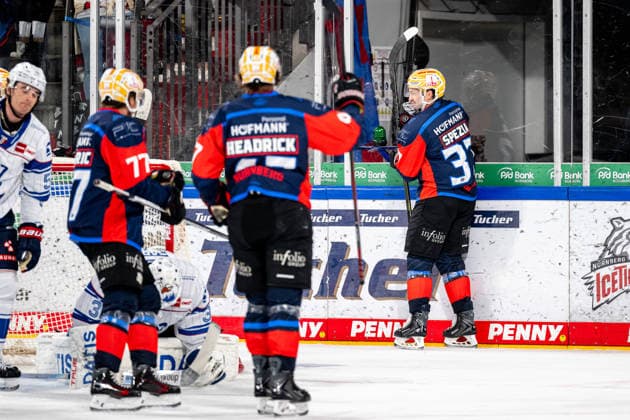 September 22, 2026 Ice Hockey Season 2026–2027 Penny DEL Nuremberg Ice Tigers Icetigers Adler Mannheim ThHa xthxhax Goal celebration, joy, cheering Tyler Spezia 37, Nuremberg Ice Tigers, NIT, and teammates