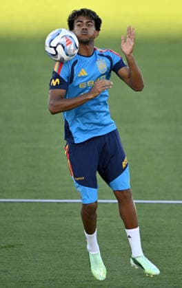Spanish national football team prepares for UEFA Nations League match against England MADRID, SPAIN - SEPTEMBER 22: Lamine Yamal of Spain attends open practice session ahead of 2026-27 UEFA Nations League C match against England at the Royal Spanish Football Federation s (RFEF) Las Rozas facility in Madrid, Spain on September 22, 2026. Burak Akbulut Anadolu Madrid Spain. Editorial use only. Please get in touch for any other usage.  Copyright: x2026xAnadoluxBurakxAkbulutx