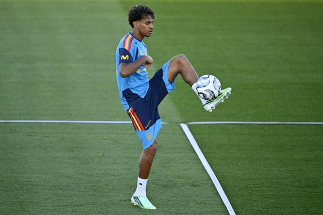 Spanish national football team prepares for UEFA Nations League match against England MADRID, SPAIN - SEPTEMBER 22: Lamine Yamal of Spain attends open practice session ahead of 2026-27 UEFA Nations League C match against England at the Royal Spanish Football Federation s (RFEF) Las Rozas facility in Madrid, Spain on September 22, 2026. Burak Akbulut Anadolu Madrid Spain. Editorial use only. Please get in touch for any other usage.  Copyright: x2026xAnadoluxBurakxAkbulutx