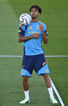 Spanish national football team prepares for UEFA Nations League match against England MADRID, SPAIN - SEPTEMBER 22: Lamine Yamal of Spain attends open practice session ahead of 2026-27 UEFA Nations League C match against England at the Royal Spanish Football Federation s (RFEF) Las Rozas facility in Madrid, Spain on September 22, 2026. Burak Akbulut Anadolu Madrid Spain. Editorial use only. Please get in touch for any other usage.  Copyright: x2026xAnadoluxBurakxAkbulutx