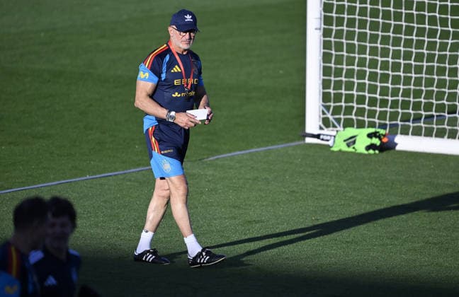 Spanish national football team prepares for UEFA Nations League match against England MADRID, SPAIN - SEPTEMBER 22: Head Coach of Spain Luis de la Fuente leads open practice session ahead of 2026-27 UEFA Nations League C match against England at the Royal Spanish Football Federation s (RFEF) Las Rozas facility in Madrid, Spain on September 22, 2026. Burak Akbulut Anadolu Madrid Spain. Editorial use only. Please get in touch for any other usage.  Copyright: x2026xAnadoluxBurakxAkbulutx