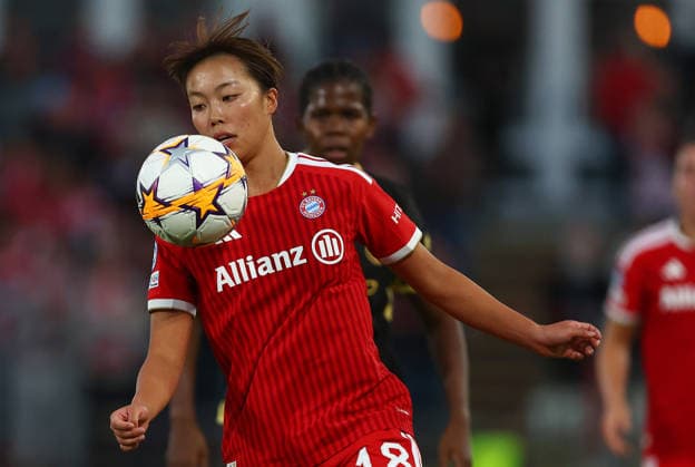 September 22, 2026, Unterhaching, Bayern, Germany: Tanikawa Momoko of Bayern Munich is seen with the ball during the Women Uefa Champions League 2026 - 2027 football match between Bayern Munchen and Manchester City at Sportpark Stadium in Unterhaching , Bayern , Germany . September 22th , 2026 Football Women Uefa Champions League 2026 - 2027 Bayern Munchen Vs Manchster City  - ZUMAe140 20260922_zip_e140_043 Copyright: xDavidexEliasx