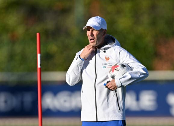 Ahead of Turkiye v France: UEFA Nations League CLAIREFONTAINE-EN-YVELINES, FRANCE - SEPTEMBER 22: France’s national football team head coach Zinedine Zidane attends a training session ahead of the UEFA Nations League match between Turkiye and France in Clairefontaine-en-Yvelines, southwest of Paris, France on September 22, 2026. Mustafa Yalcin Anadolu Clairefontaine-en-yvelines France. Editorial use only. Please get in touch for any other usage.  Copyright: x2026xAnadoluxMustafaxYalcinx