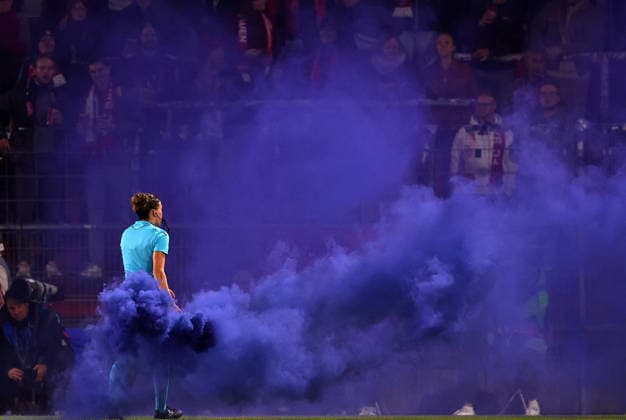 September 22, 2026, Unterhaching, Bayern, Germany: Fans throw smoke bombs onto the pitch during the Women Uefa Champions League 2026 - 2027 football match between Bayern Munchen and Manchester City at Sportpark Stadium in Unterhaching , Bayern , Germany . September 22th , 2026 Football Women Uefa Champions League 2026 - 2027 Bayern Munchen Vs Manchster City  - ZUMAe140 20260922_zip_e140_053 Copyright: xDavidexEliasx
