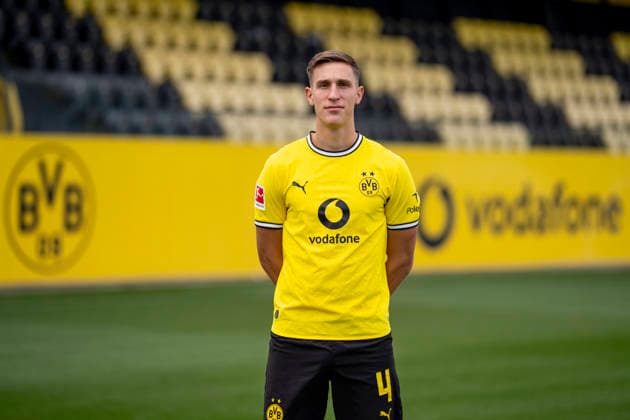 Borussia Dortmund; 1. BL, Porträttermin 2026 2027 Nico Schlotterbeck; Borussia Dortmund; 1. BL, Porträttermin 2026 2027 Foto: Borussia Dortmund Hendrik Deckers via Revierfoto Borussia Dortmund; 1. BL, Porträttermin 2026 2027