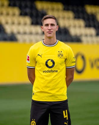 Borussia Dortmund; 1. BL, Porträttermin 2026 2027 Nico Schlotterbeck; Borussia Dortmund; 1. BL, Porträttermin 2026 2027 Foto: Borussia Dortmund Hendrik Deckers via Revierfoto Borussia Dortmund; 1. BL, Porträttermin 2026 2027