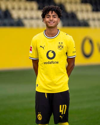 Borussia Dortmund; 1. BL, Porträttermin 2026 2027 Mathis Albert; Borussia Dortmund; 1. BL, Porträttermin 2026 2027 Foto: Borussia Dortmund Hendrik Deckers via Revierfoto Borussia Dortmund; 1. BL, Porträttermin 2026 2027