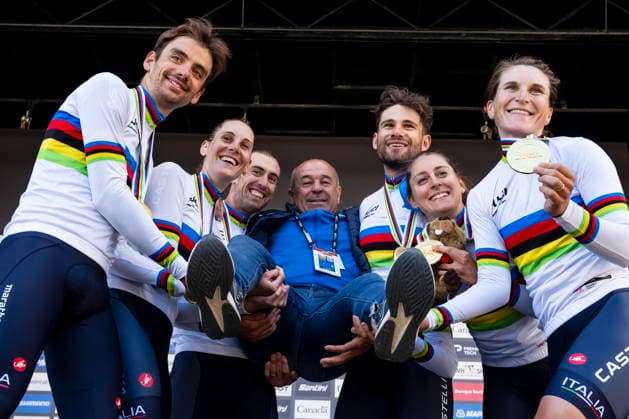September 22, 2026, Montreal, Pq, CANADA: Cyclists from team Italy Matteo Sobrero, left to right, Vittoria Guazzini, Mattia Cattaneo, Filippo Ganna, Monica Trinca Colonel and Vittoria Guazzini, pick up Italian former Olympic cyclist and coach, Marco VIlla, as they celebrate their gold medal win in the mixed relay time trials at the UCI Road World Championships cycling event in Montreal, on Tuesday, Sept. 22, 2026. Canada News - September 22, 2026 - ZUMAc35_ 20260922_zaf_c35_047 Copyright: xChristopherxKatsarovx