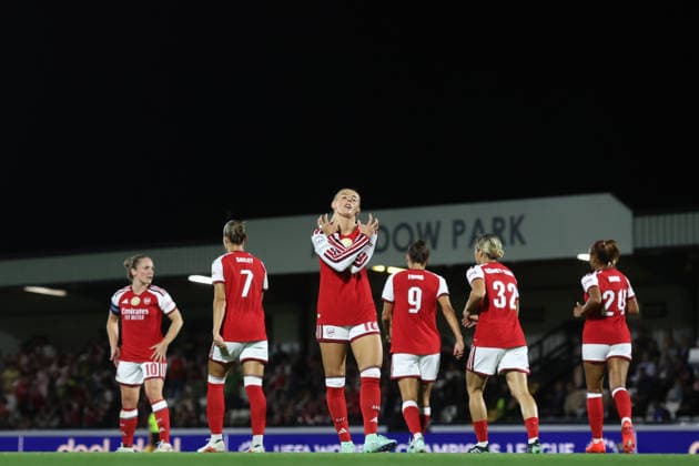 Arsenal gegen HB Koge Frauen, 22. September 2026, Borehamwood, UEFA Women’s Champions League: Arsenal gegen HB Koge Frauen. Chloe Kelly von Arsenal jubelt über das Führungstor, bevor es vom VAR aberkannt wird. Foto: Charlotte Wilson. Abseits. Borehamwood, Großbritannien.  Copyright: xCharlottexWilsonx xOffsidexOffside