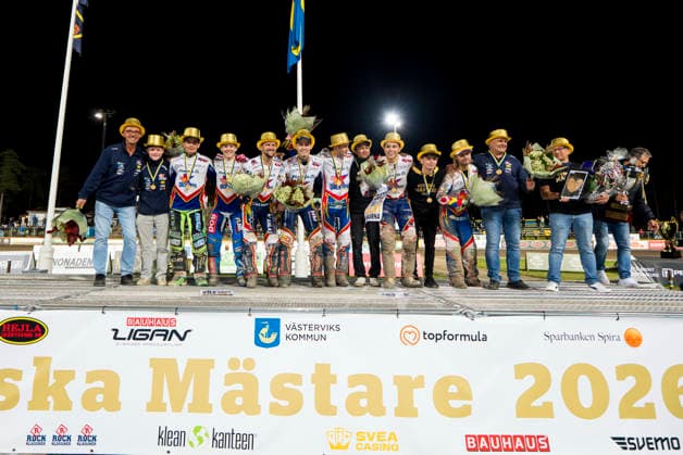 260922 Dackarna Malilla celebrate after Game 2 of the Elitserien finals between Västervik and Dackarna Malilla on September 22, 2026, in Västervik  Copyright: OSCARxWALLIN BB260922BB622