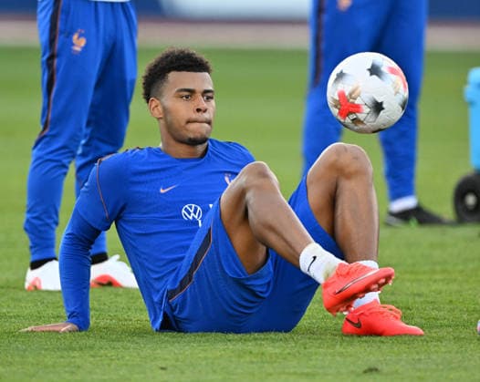 Ahead of Turkiye v France: UEFA Nations League CLAIREFONTAINE-EN-YVELINES, FRANCE - SEPTEMBER 22: France s forward Desire Doue in action during a training session ahead of the UEFA Nations League match between Turkiye and France in Clairefontaine-en-Yvelines, southwest of Paris, France on September 22, 2026. Mustafa Yalcin Anadolu Clairefontaine-en-yvelines France. Editorial use only. Please get in touch for any other usage.  Copyright: x2026xAnadoluxMustafaxYalcinx