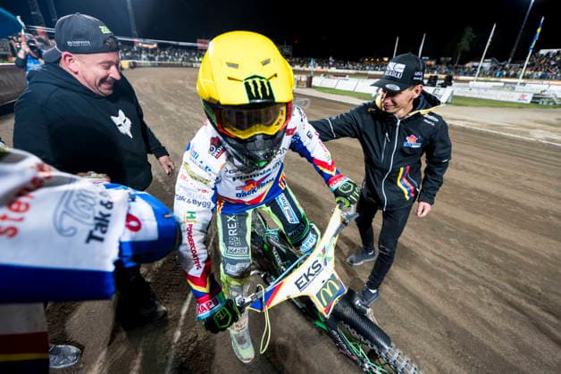 260922 Dackarna Malilla’s Patryk Dudek celebrates after Game 2 of the Elitserien finals between Västervik and Dackarna Malilla on September 22, 2026, in Västervik  Copyright: OSCARxWALLIN BB260922BB637