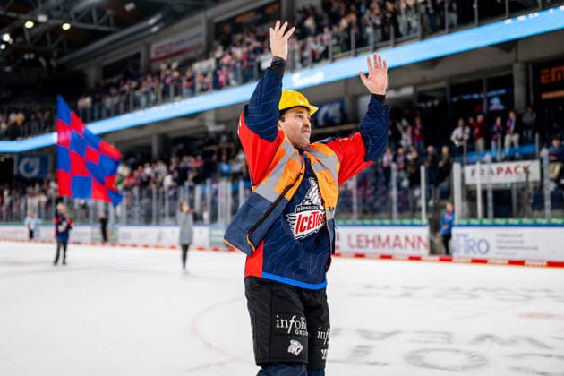 September 22, 2026 Ice Hockey Season 2026–2027 Penny DEL Nuremberg Ice Tigers Icetigers Adler Mannheim ThHa xthxhax Player of the Game Tyler Spezia 37, Nuremberg Ice Tigers, NIT Celebration, Joy