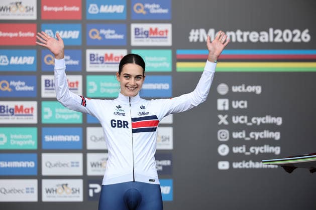 2026 UCI Road World Championships Picture by Alex Whitehead SWpix.com - 22 09 2026 - Cycling - 2026 UCI Road World Championships - MontrÃ al, Canada - Women Junior Individual Time Trial (ITT) Podium - Aalia Clay (Great Britain) receiving the Bronze Medal MontrÃ al Avenue du Parc Canada Copyright: x xSWpix.comx(t axPhotographyxHubxLtd)xAlexxWhitehead SWpix.comx SWP-3521-1789