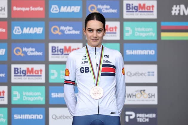 2026 UCI Road World Championships Picture by Alex Whitehead SWpix.com - 22 09 2026 - Cycling - 2026 UCI Road World Championships - MontrÃ al, Canada - Women Junior Individual Time Trial (ITT) Podium - Aalia Clay (Great Britain) receiving the Bronze Medal MontrÃ al Avenue du Parc Canada Copyright: x xSWpix.comx(t axPhotographyxHubxLtd)xAlexxWhitehead SWpix.comx SWP-3521-1791