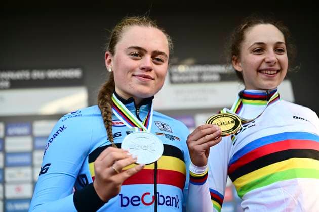 UCI 2026 Road World Championship, WM, Weltmeisterschaft Montreal 22 09 2026 MONTREAL, CANADA - SEPTEMBER 22 : silver medal Decruyenaere Yana (BEL), gold medal Okrucinska Maria (POL) pictured during the podium ceremony of the Women Junior Individual Time Trial of the 2026 UCI Road World Championships 93th edition an UCI World Championships cycling race of 10.7 km with start in Montreal and finish in Montreal on September 22, 2026 in Montreal, Canada, 22 09 2026 Montreal Canada  Copyright: xPeterxDexVoechtx
