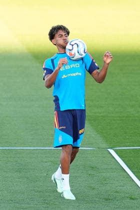 September 22, 2026, Las Rozas, Madrid, Spain: Lamine Yamal during the training session of Spain Team ahead of the UEFA Nations League 2026 27 matches against England, Croatia and Czech Republic at Ciudad del Futbol on September 22, 2026, in Las Rozas, Madrid, Spain. Training Session Of Spain Team - UEFA Nations League 26 27  - ZUMAa181 20260922_zaa_a181_017 Copyright: xDennisxAgyemanx