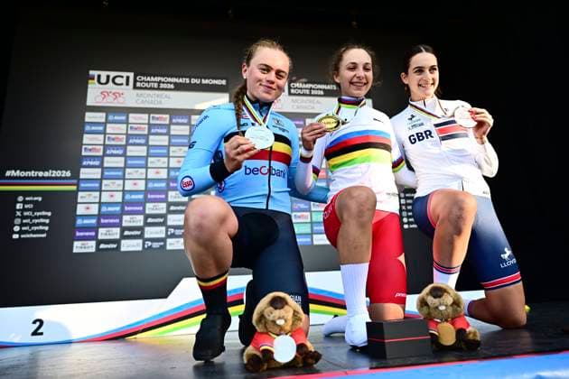 UCI 2026 Road World Championship, WM, Weltmeisterschaft Montreal 22 09 2026 MONTREAL, CANADA - SEPTEMBER 22 : silver medal Decruyenaere Yana (BEL), gold medal Okrucinska Maria (POL) and bronze medal Clay Aalia (GBR) pictured during the podium ceremony of the Women Junior Individual Time Trial of the 2026 UCI Road World Championships 93th edition an UCI World Championships cycling race of 10.7 km with start in Montreal and finish in Montreal on September 22, 2026 in Montreal, Canada, 22 09 2026 Montreal Canada  Copyright: xPeterxDexVoechtx