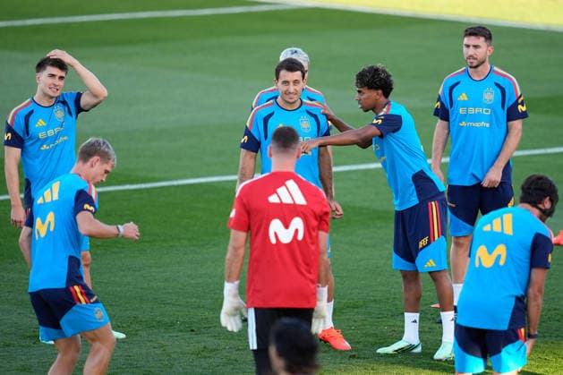 September 22, 2026, Las Rozas, Madrid, Spain: Mikel Oyarzabal and Lamine Yamal during the training session of Spain Team ahead of the UEFA Nations League 2026 27 matches against England, Croatia and Czech Republic at Ciudad del Futbol on September 22, 2026, in Las Rozas, Madrid, Spain. Las Rozas Spain - ZUMAa181 20260922_zaa_a181_121 Copyright: xDennisxAgyemanx