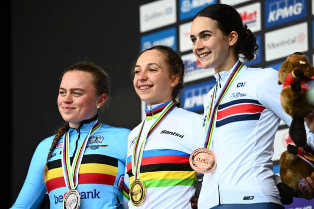 2026 UCI Road World Championships Picture by Simon Wilkinson SWpix.com - 22 09 2026 - Cycling - 2026 UCI Road World Championships - MontrÃ al, Canada - Women Junior Individual Time Trial (ITT) Podium - Maria OkruciÅ ska (Poland) on the podium receiving the Gold Medal to become World Champion, Yana Decruyenaere (Belgium) receiving the Silver Medal and Aalia Clay (Great Britain) receiving the Bronze Medal MontrÃ al Avenue du Parc Canada Copyright: x xSWpix.comx(t axPhotographyxHubxLtd)xSimonxWilkinson SWpix.comx SWP-3521-1816