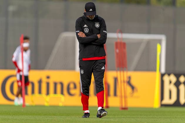 September 22, 2026, Soccer: German National Team (DFB), training camp in Herzogenaurach, at ADIDAS’s home ground, ahead of the UEFA Nations League matches; German national team coach Jürgen Klopp looks pensive