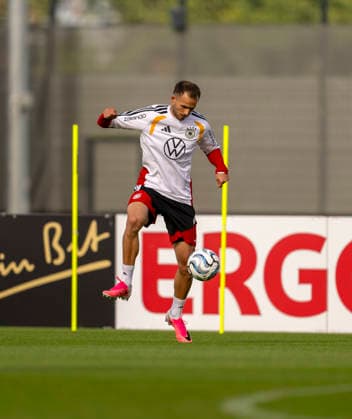 September 22, 2026, German National Soccer Team (DFB), training camp in Herzogenaurach, at ADIDAS s home ground, ahead of the UEFA Nations League matches, Max Rosenfelder: Germany on the Ball