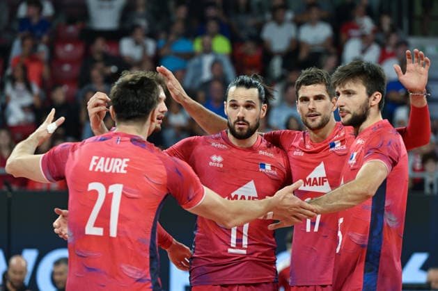 France Storms Into EuroVolley Semis With Dominant Straight-Sets Sweep Over Romania SOFIA, BULGARIA - SEPTEMBER 22: Players of the French national team, Nationalteam celebrate on court after defeating Romania in a straight-sets sweep (25-16, 25-19, 25-19) during the quarterfinals of the CEV Enel EuroVolley 2026 Men at the Arena 8888 Sofia in Sofia, Bulgaria, on September 22, 2026. Sofia Bulgaria  Copyright: xArturxWidakx originalFilename:widak-francest260922_npSId.jpg