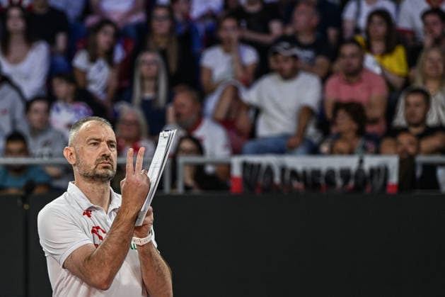 Poland And Germany Battle For Semifinal Spot At EuroVolley 2026 SOFIA, BULGARIA - SEPTEMBER 22: Poland head coach Nikola Grbic gestures with his fingers from the sidelines to deliver tactical signs against Germany during their CEV Enel EuroVolley 2026 Men quarterfinal match at Arena 8888 Sofia in Sofia, Bulgaria, on September 22, 2026. Sofia Bulgaria  Copyright: xArturxWidakx originalFilename:widak-polandan260922_np4ny.jpg