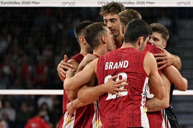 Poland And Germany Battle For Semifinal Spot At EuroVolley 2026 SOFIA, BULGARIA - SEPTEMBER 22: The players of the German national team, Nationalteam unite in a close team huddle to celebrate a successful point against Poland during their CEV Enel EuroVolley 2026 Men quarterfinal match at Arena 8888 Sofia in Sofia, Bulgaria, on September 22, 2026. Sofia Bulgaria  Copyright: xArturxWidakx originalFilename:widak-polandan260922_npSbe.jpg