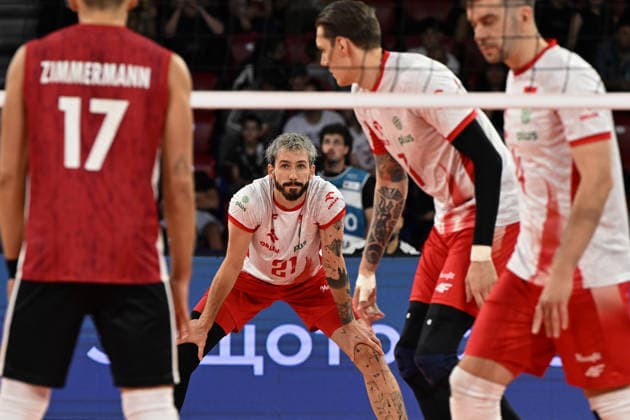 Poland And Germany Battle For Semifinal Spot At EuroVolley 2026 SOFIA, BULGARIA - SEPTEMBER 22: Tomasz Fornal ( 21) of Poland focuses on court from behind the net during their CEV Enel EuroVolley 2026 Men quarterfinal match against Germany at Arena 8888 Sofia in Sofia, Bulgaria, on September 22, 2026. Sofia Bulgaria  Copyright: xArturxWidakx originalFilename:widak-polandan260922_npy5U.jpg
