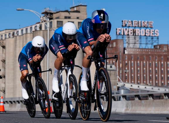 September 22, 2026, Montreal, Pq, CANADA: Italian cyclists, from left, Mattia Cattaneo, Filippo Ganna and Matteo Sobrero race to a gold medal finish in the mixed relay time trials at the UCI Road World Championships cycling event in Montreal, on Tuesday, Sept. 22, 2026. Canada News - September 22, 2026 - ZUMAc35_ 20260922_zaf_c35_119 Copyright: xChristopherxKatsarovx