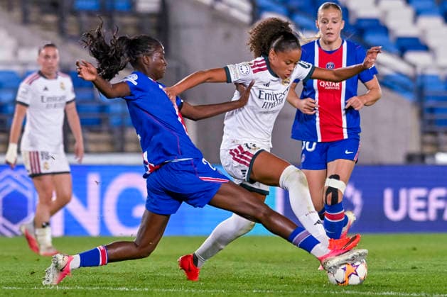 September 22, 2026, Madrid, Madrid, Spain: 12 FELICIA SCHRODER of Real Madrid CF Femenino dribbles against 2 THINIBA SAMOURA of Paris Saint-Germain FC during the Women s Champions League match between REAL MADRID FEMENINO and PARIS SAINT-GERMAIN FC, held on September 22, 2026, in Valdebebas, Madrid, Spain. Madrid Spain - ZUMAc312 20260922_zsp_c312_116 Copyright: xOscarxManuelxSanchezx