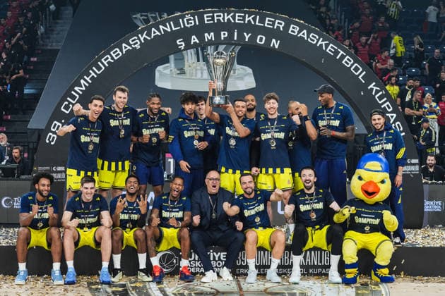 Fenerbahce Tarfin celebrates Presidents Cup Victory ISTANBUL, TURKIYE - SEPTEMBER 22: Fenerbahce Tarfin players celebrate after winning the 39th Men s Presidents Cup by defeating Besiktas at Sinan Erdem Sports Hall in Istanbul, Turkiye, on September 22, 2026. Cemal Yurttas Anadolu Istanbul Turkey. Editorial use only. Please get in touch for any other usage.  Copyright: x2026xAnadoluxCemalxYurttasx