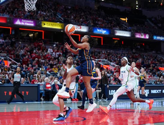 INDIANAPOLIS, IN - SEPTEMBER 22: Indiana Fever guard Kelsey Mitchell (0) takes a shot against the Minnesota Lynx on September 22, 2026, at Gainbridge Fieldhouse in Indianapolis, Indiana. (Photo by Brian Spurlock Icon Sportswire) WNBA, Basketball Damen, USA SEP 22 Minnesota Lynx at Indiana Fever EDITORIAL USE ONLY Icon2609228