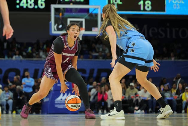 CHICAGO, IL - SEPTEMBER 21: Kate Martin 20 of the Chicago Sky guards Kiki Rice 1 of the Toronto Tempo during the first half on September 22, 2026 at Wintrust Arena in Chicago, Illinois. (Photo by Melissa Tamez Icon Sportswire) WNBA, Basketball Damen, USA SEP 22 Toronto Tempo at Chicago Sky EDITORIAL USE ONLY Icon260922006