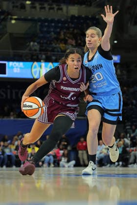 CHICAGO, IL - SEPTEMBER 21: Kate Martin 20 of the Chicago Sky guards Kiki Rice 1 of the Toronto Tempo during the first half on September 22, 2026 at Wintrust Arena in Chicago, Illinois. (Photo by Melissa Tamez Icon Sportswire) WNBA, Basketball Damen, USA SEP 22 Toronto Tempo at Chicago Sky EDITORIAL USE ONLY Icon260922008